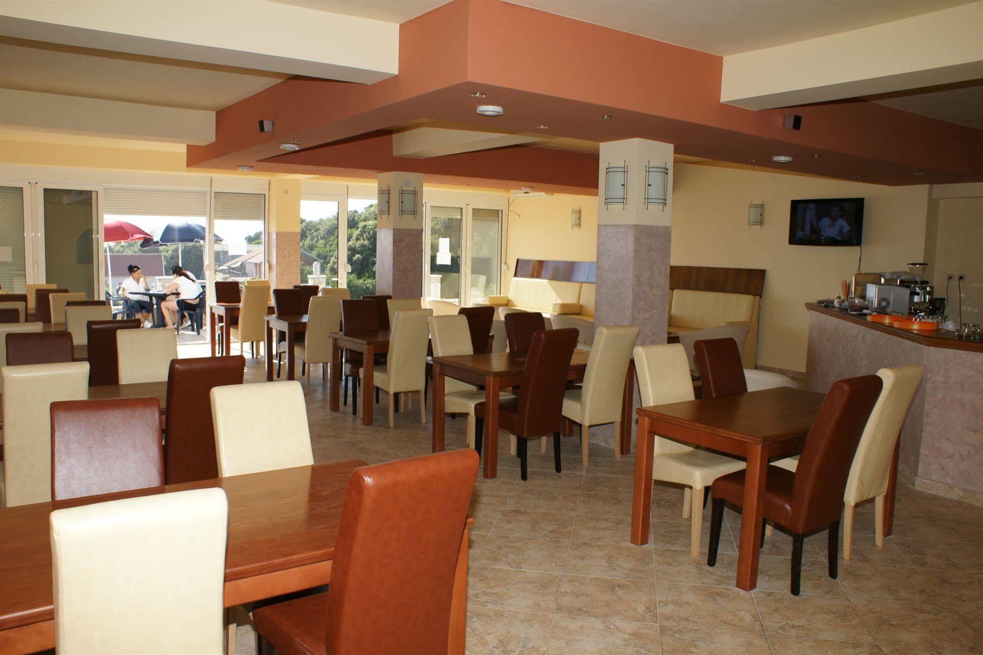Apartments De Lara อัตเจฮะห์ ภายนอก รูปภาพ