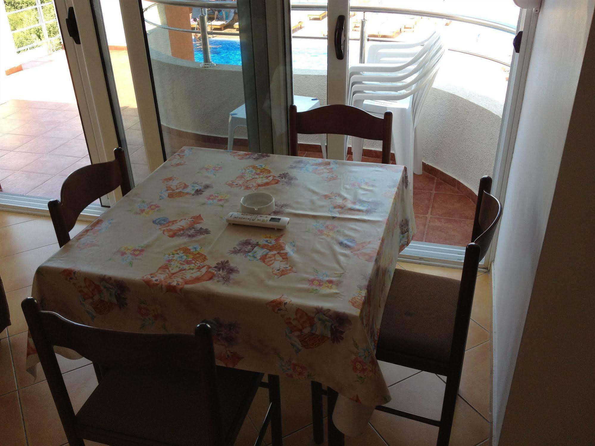 Apartments De Lara อัตเจฮะห์ ภายนอก รูปภาพ
