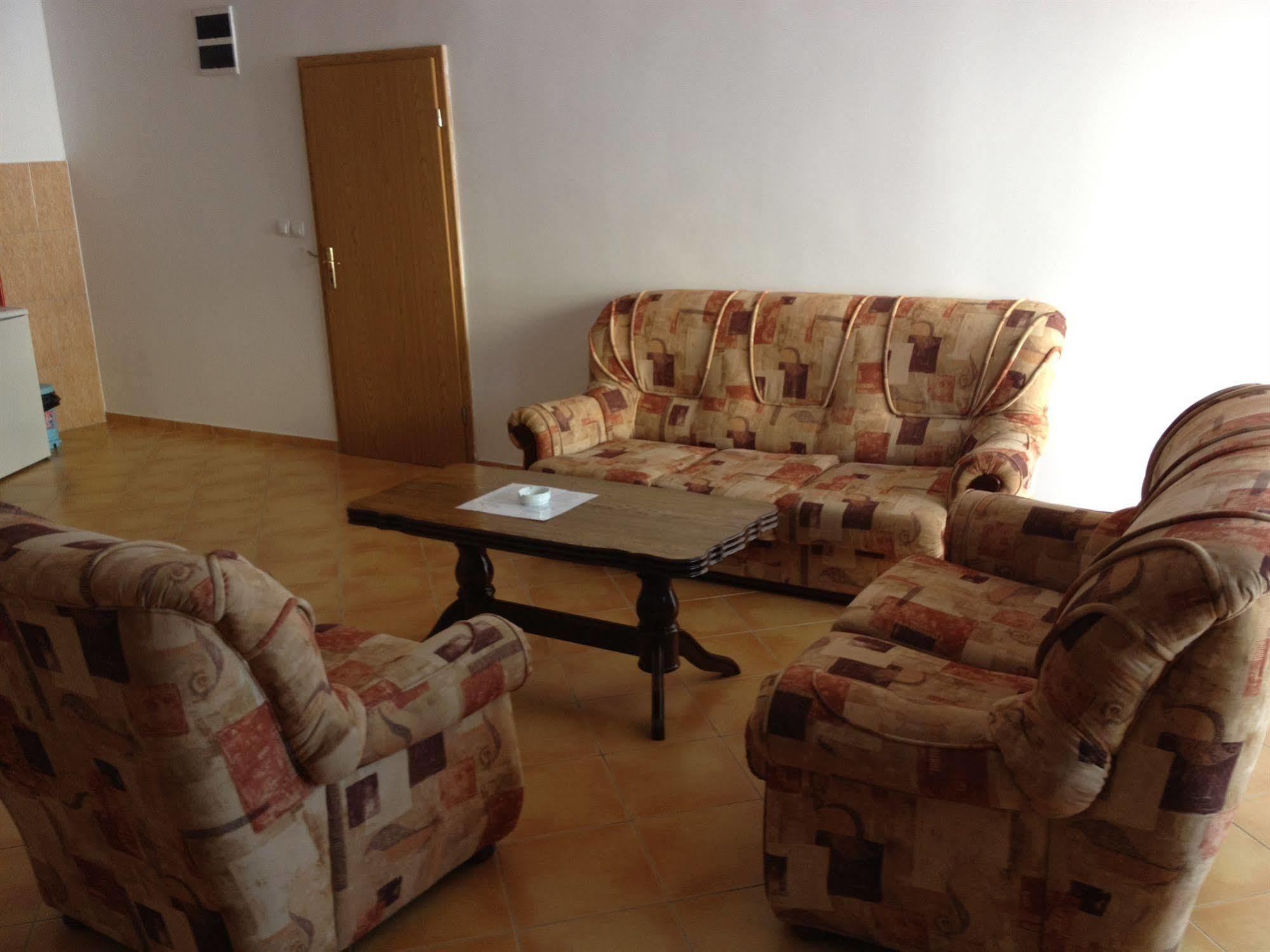 Apartments De Lara อัตเจฮะห์ ภายนอก รูปภาพ