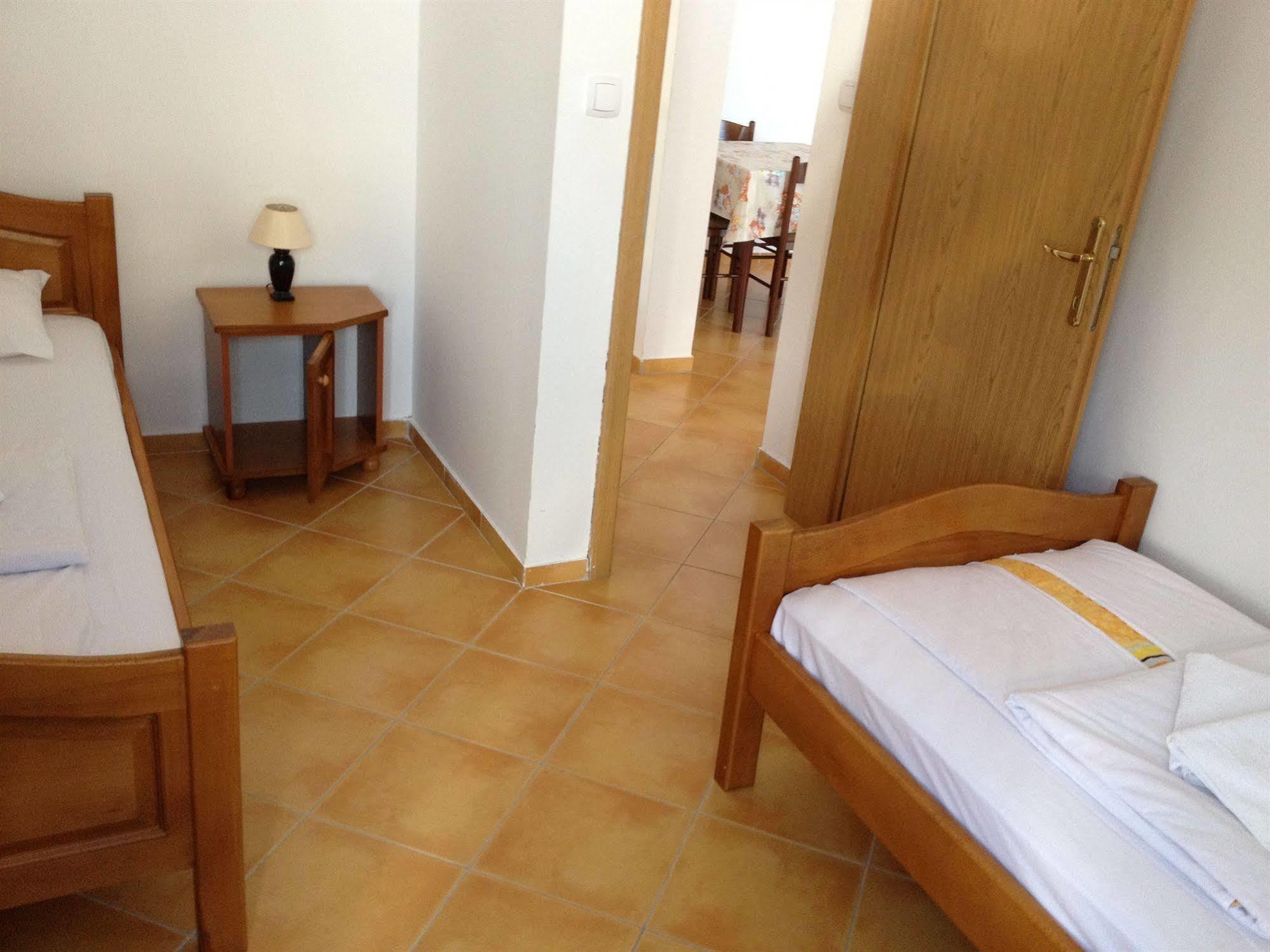 Apartments De Lara อัตเจฮะห์ ภายนอก รูปภาพ